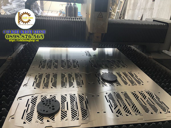 cắt laser thép tấm