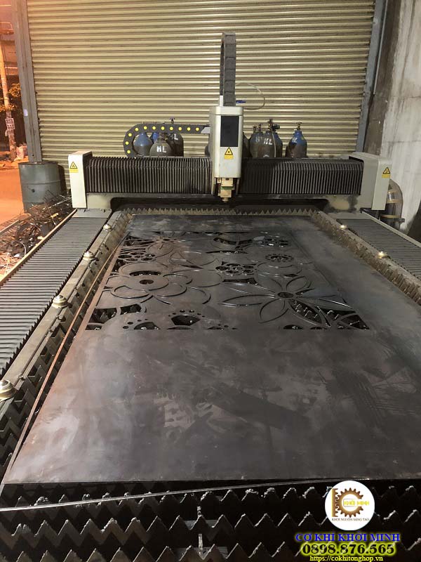 cắt laser thép tấm