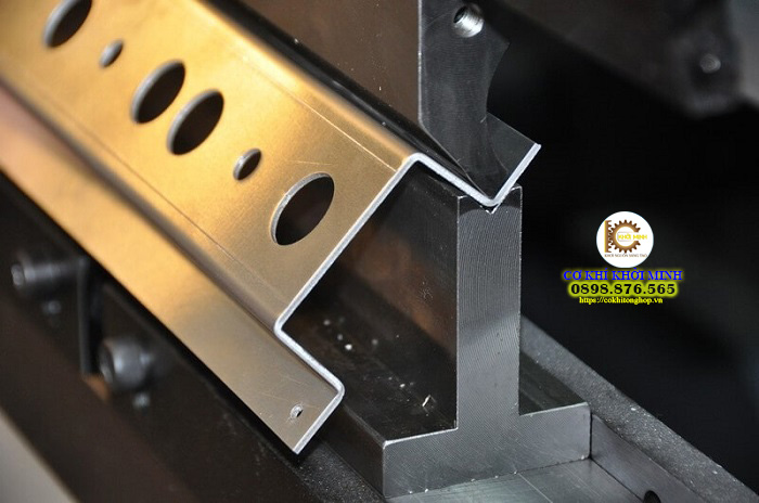 chấn gấp thép tấm