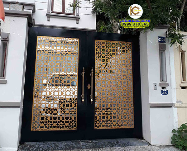 cửa cổng sắt cnc 2 cánh