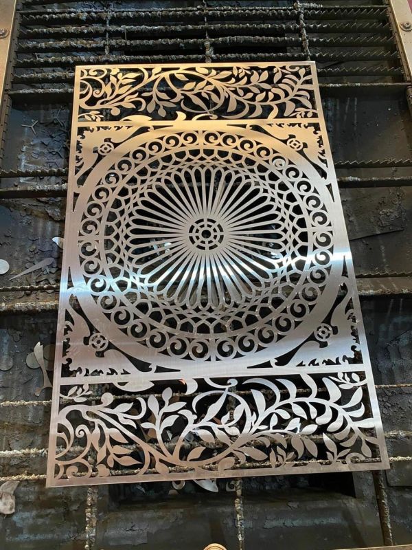 cắt sắt hoa văn