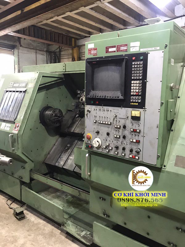 Công ty gia công cơ khí TPHCM Công ty TNHH cơ khí Khởi Minh là đơn vị chuyên sản xuất và gia công cơ khí. Với sự phát triển của ngành kinh tế dẫn đến thị trường luôn luôn sôi động và nhu cầu tăng cao. Khởi Minh đả gia tăng quy mô nhà xưởng, máy móc và đội ngũ nhân viên để đáp ứng những yêu cầu đó. Hệ thống thiết bị, máy móc được chúng tôi nâng cấp thường xuyên để nâng cao hiệu quả sản xuất trong các công đoạn: cắt CNC, tiện CNC, ép thủy lực, cắt kính. Cơ cấu vận hành và quản lý chặt chẽ kết hợp với đội ngũ nhân viên lành nghề sẽ mang lại những sản phẩm có chất lượng, có độ chính xác cho quý khách. Kinh nghiệm nhiều năm trong ngành gia công cơ khí TPHCM nên khi đến với Khởi Minh. Quý khách sẽ được tư vấn, hỗ trợ nhiệt tình để tìm ra phương pháp tối ưu nhằm hoàn thành sản phẩm tốt như mong đợi. Chúng tôi luôn có sự ổn định và uy tín trên thương trường, một thương hiệu lớn mà quý khách không thể bỏ qua khi có mong muốn gia công cơ khí theo yêu cầu.