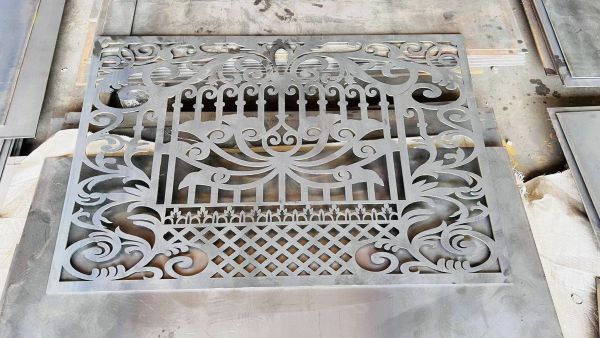 cắt laser kim loại