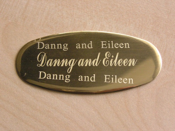 khắc laser kim loại