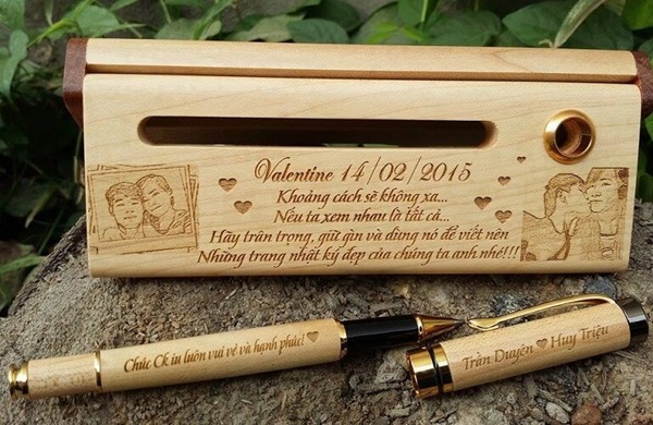 khắc laser hộp bút