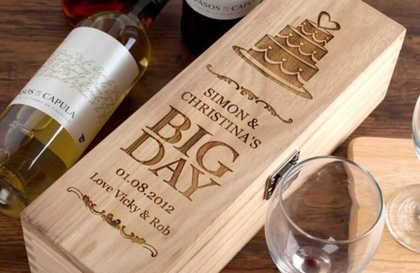 khắc laser hộp rượu