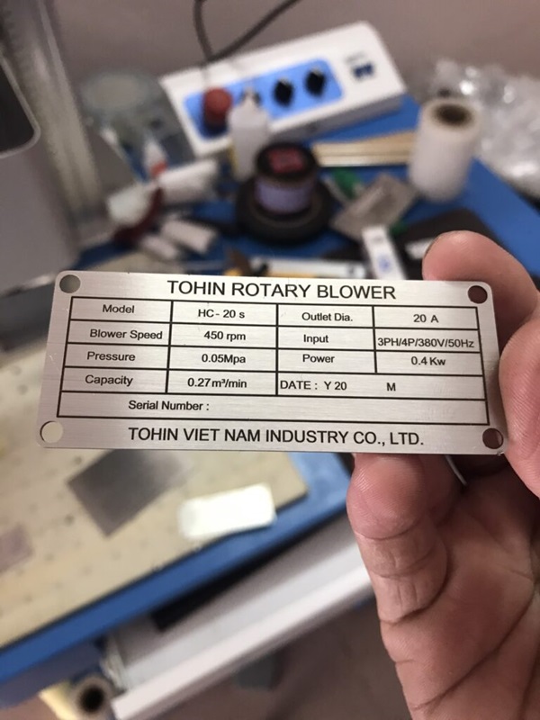 khắc laser kim loại