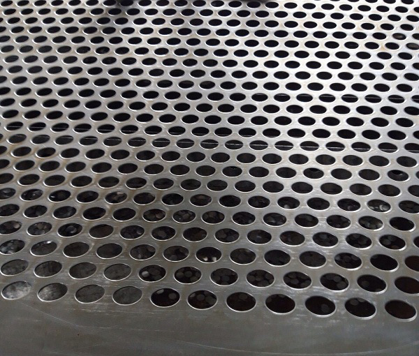 thép tấm đục lỗ