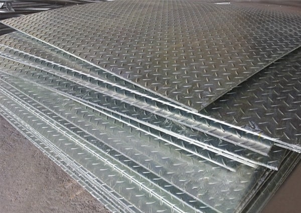 thép tấm chống trượt 2mm